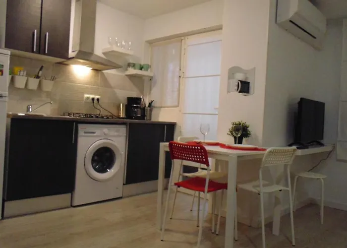 Apartamento Moriones A. A150 M Del Mar En Centro De Ciudad